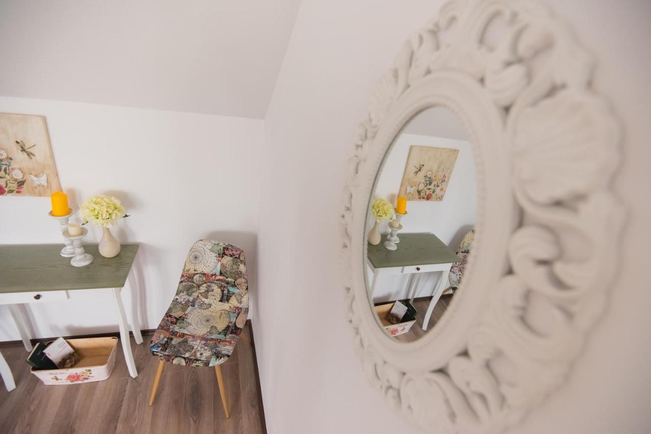 Vila Chic M Otel Moieciu de Jos Dış mekan fotoğraf