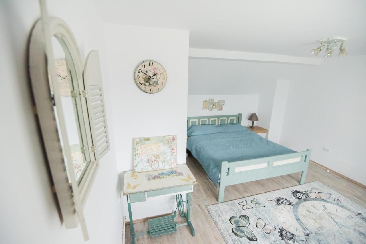 Vila Chic M Otel Moieciu de Jos Dış mekan fotoğraf