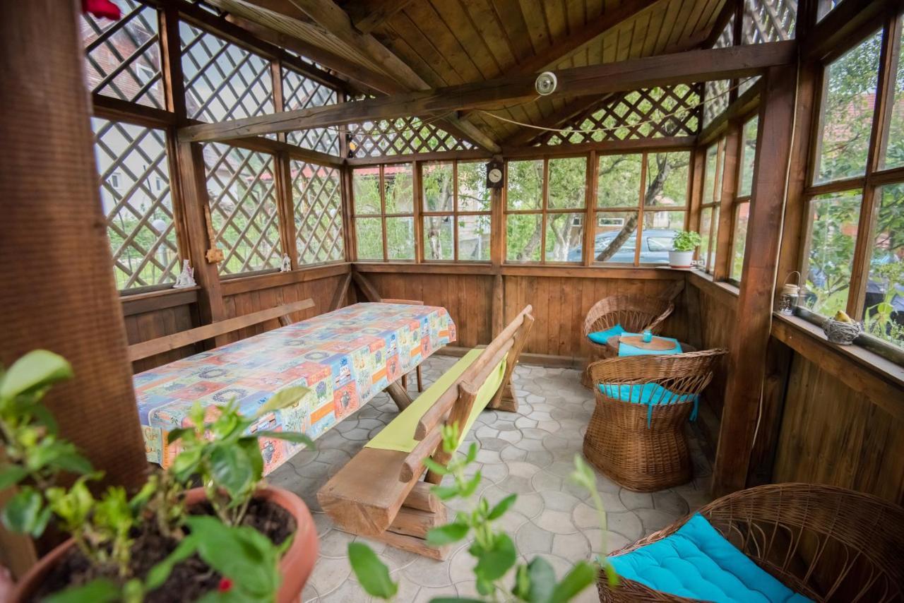 Vila Chic M Otel Moieciu de Jos Dış mekan fotoğraf