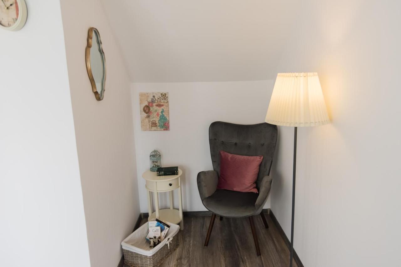 Vila Chic M Otel Moieciu de Jos Dış mekan fotoğraf