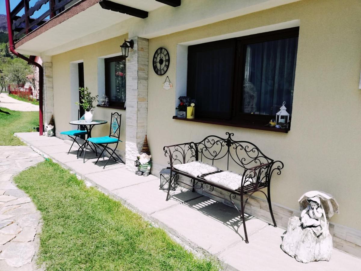 Vila Chic M Otel Moieciu de Jos Dış mekan fotoğraf