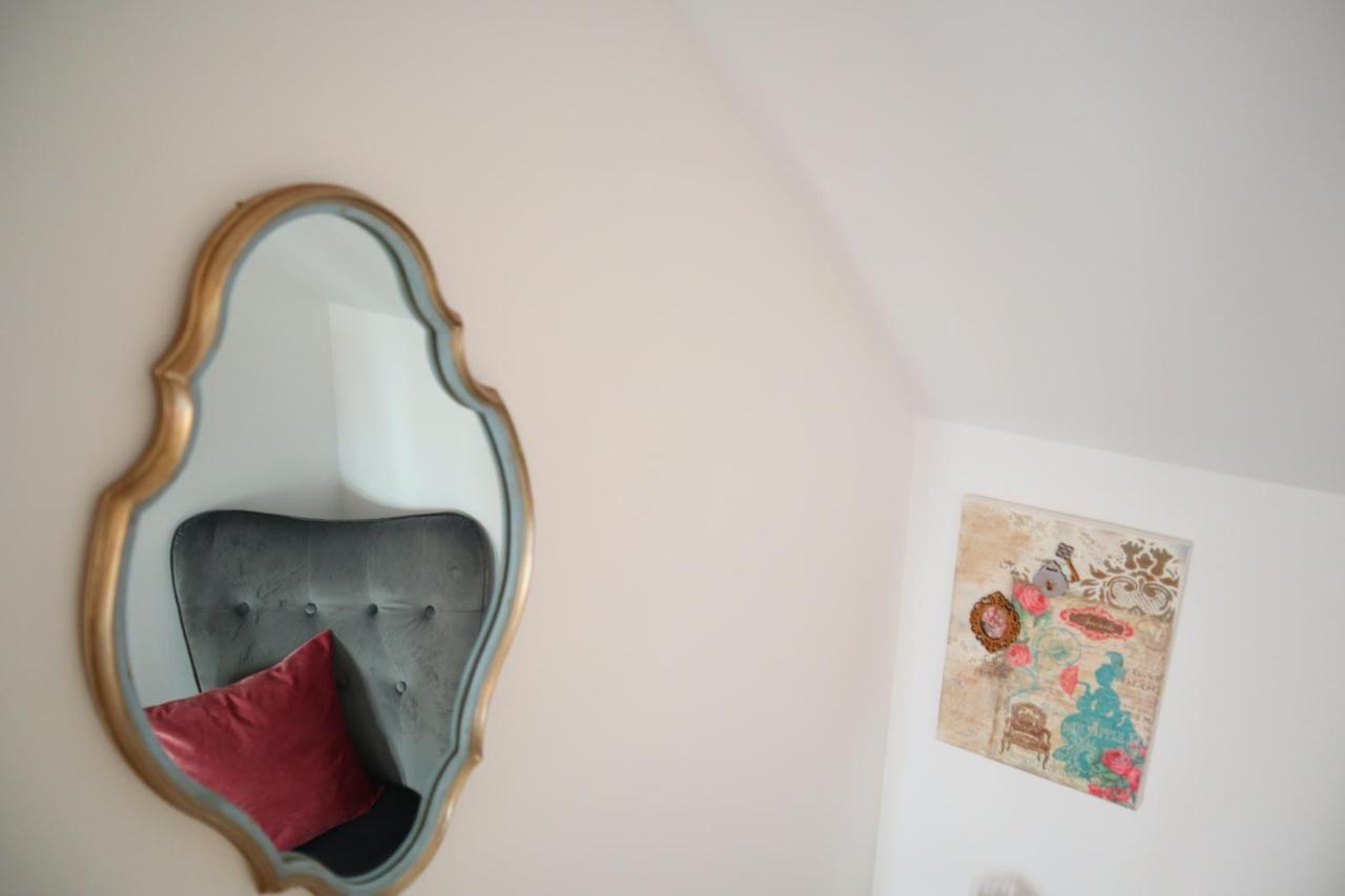Vila Chic M Otel Moieciu de Jos Dış mekan fotoğraf